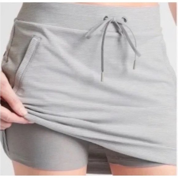 Athleta Pants - Athleta Modern Metro Gray And White Stripe Skort Size XL